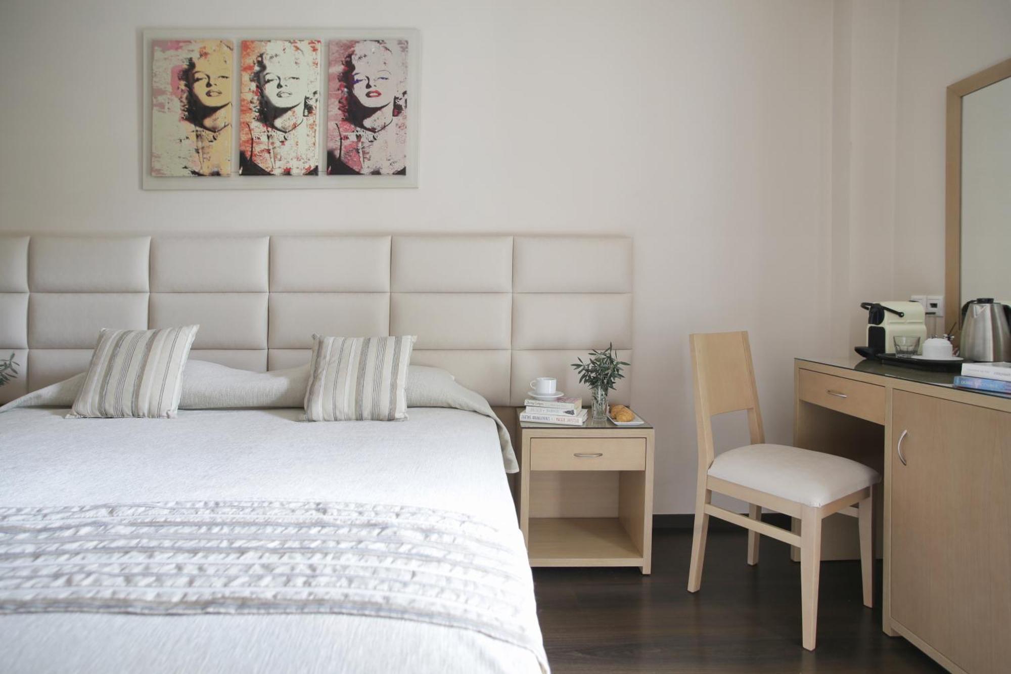 Superior Double or Twin Room Garden or City View